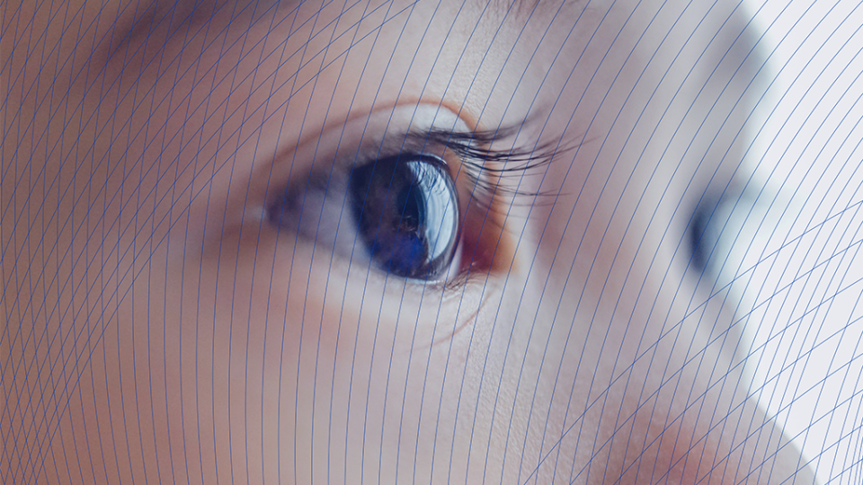 Auge eines Kindes, das in die Ferne blickt