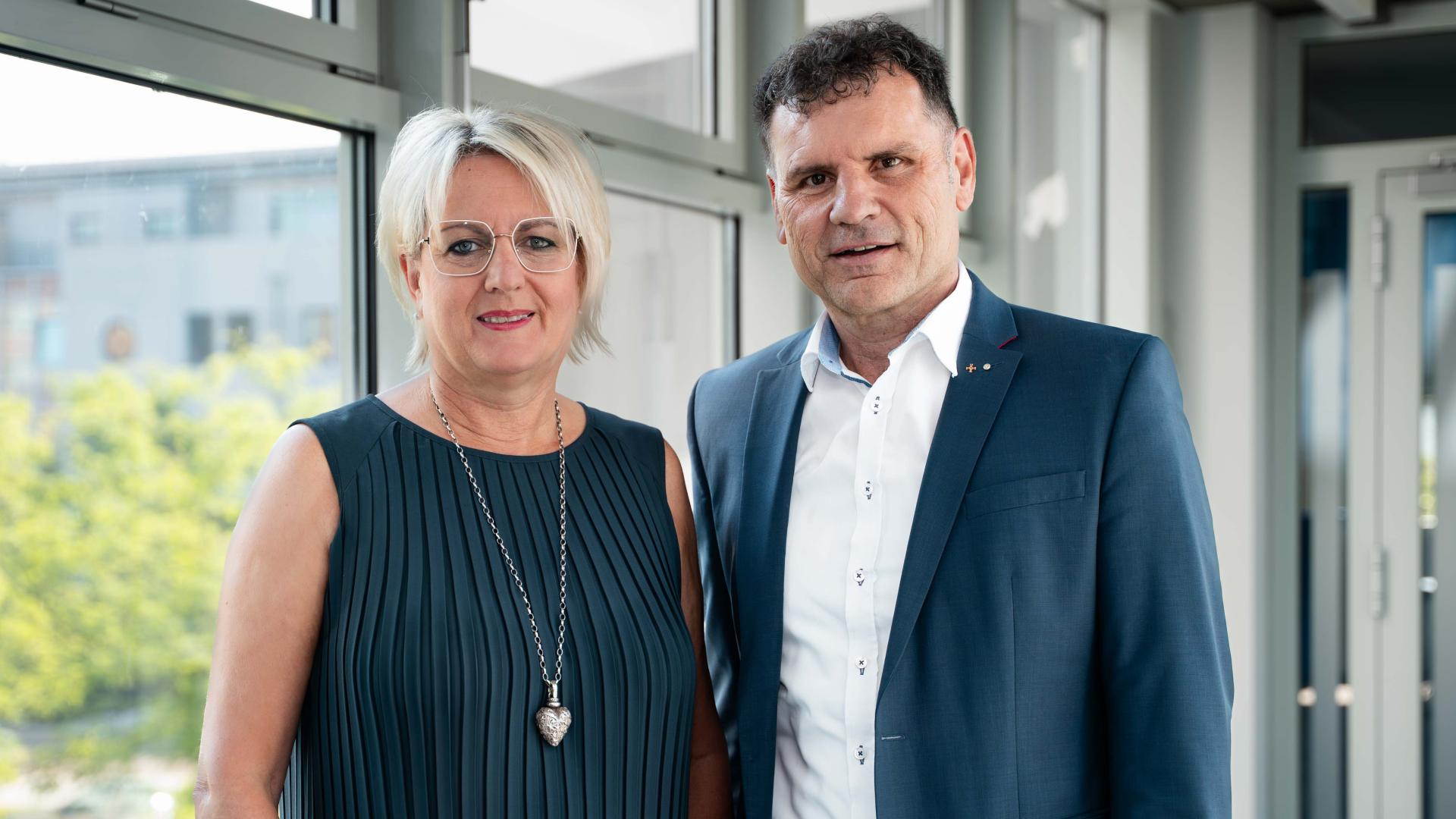 Ruth Meyer, Direktorin der LMS, und Helmut Zimmer, Präsident der HWK