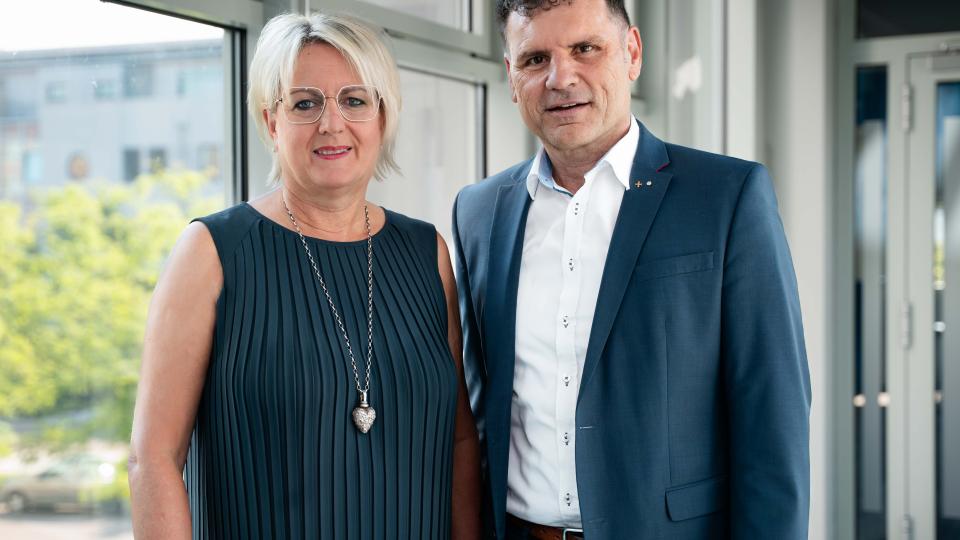 Ruth Meyer, Direktorin der LMS, und Helmut Zimmer, Präsident der HWK